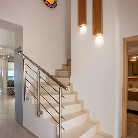 Salty Loft *